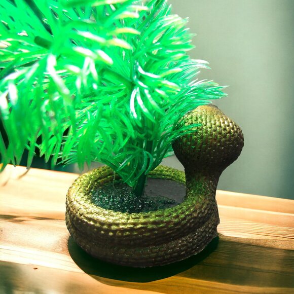 Aquarium Decoration - Gold Cobra Snake with Green Bushy Plant. - Picture 4 of 6